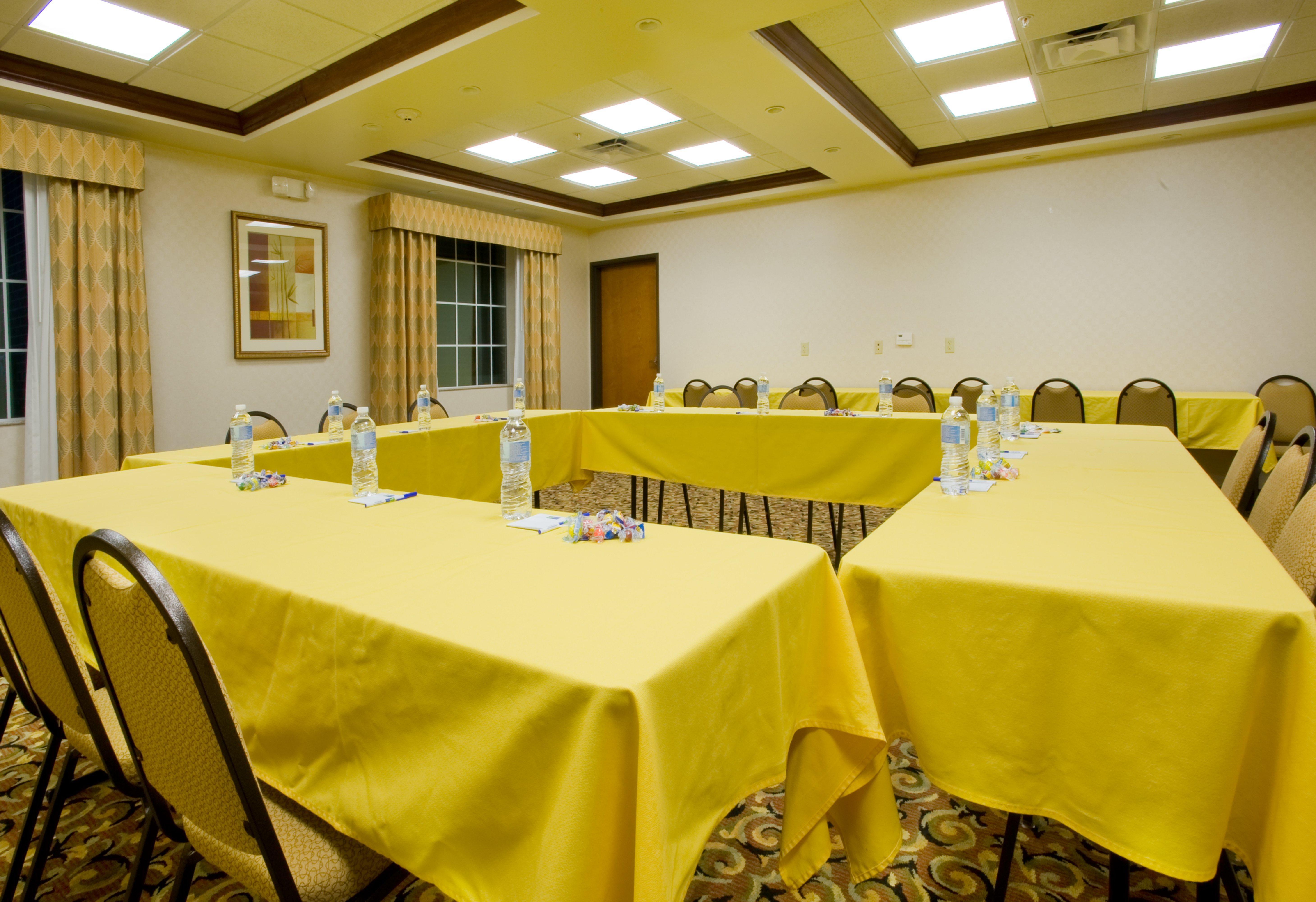Holiday Inn Express Hotel & Suites Levelland By Ihg Exterior photo